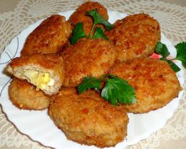 Мясные зразы с луком и яйцом