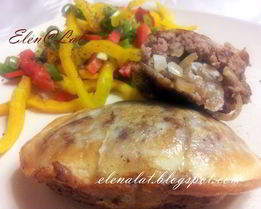 Зразы по особому с начинкой из жареного лука и брынзы