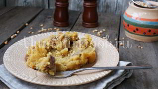 Гороховая каша со свининой в мультиварке