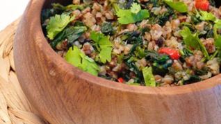 Гречка с чили и шпинатом