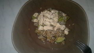 Гречка с кабачком, луком и грудкой индейки