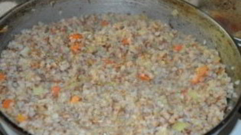 гречка с луком и морковью