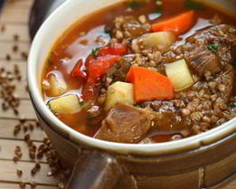 Гречка с тушеной пряной говядиной