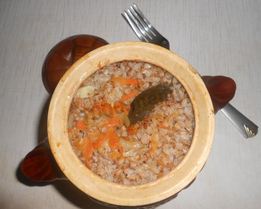 Гречневая каша в горшочке в духовке с мясом