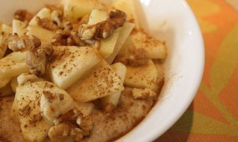 Рецепт овсянки с яблоками, орехами и корицей