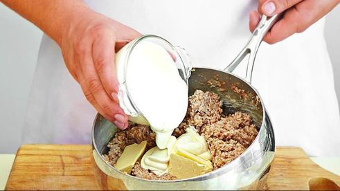 ячневая каша, запеченная со сметаной