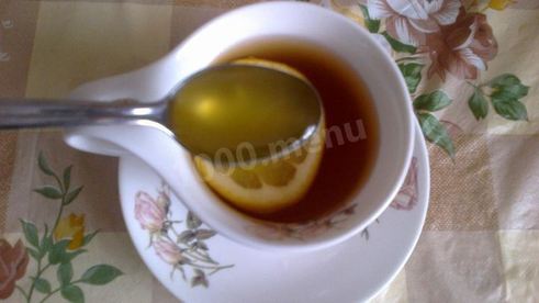 чай с лимоном и медом