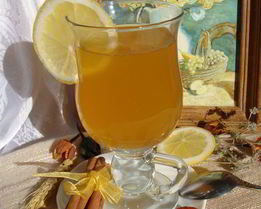 Фруктовый чай с чабрецом и пряностями