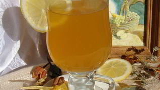 Фруктовый чай с чабрецом и пряностями