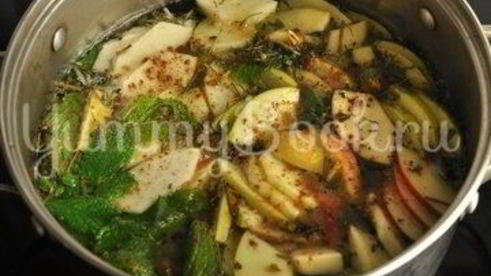 имбирный чай с яблоками и мятой