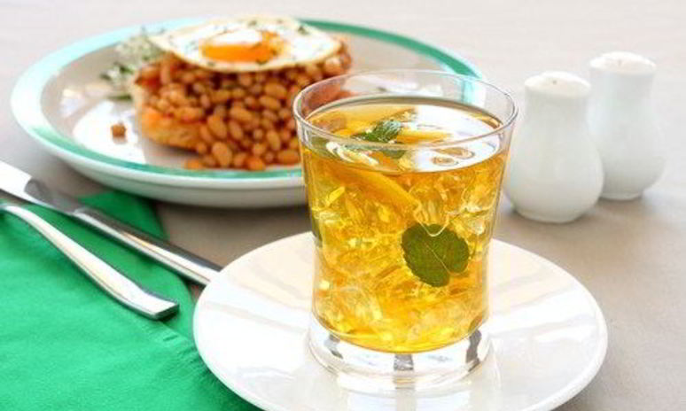 Рецепт холодного зеленого чая с лимоном и мятой