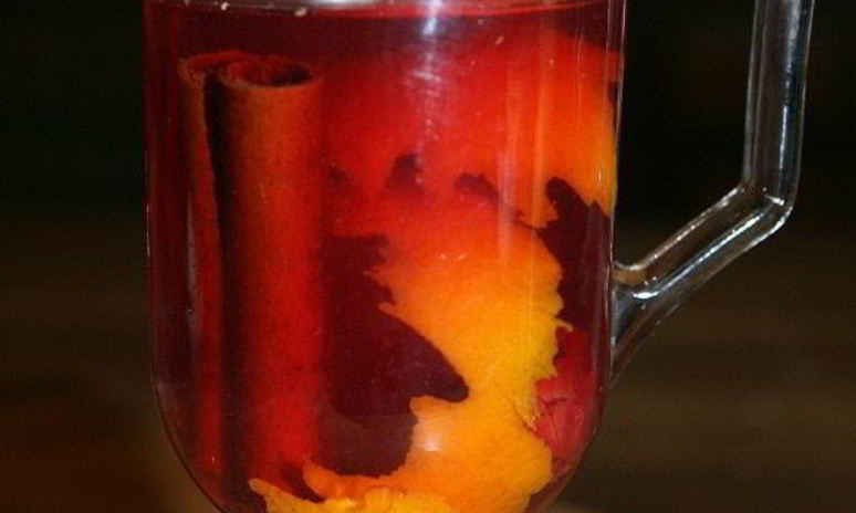 Рецепт вишневого чая с медом, апельсиновой цедрой и пряностями