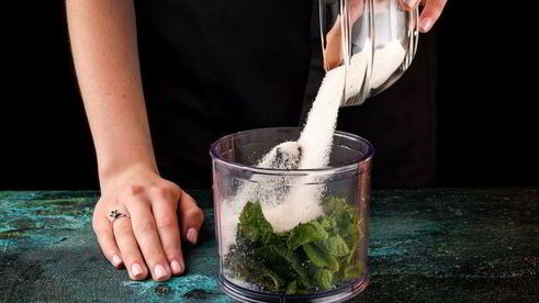 витаминный чай с киви и мятным сахаром