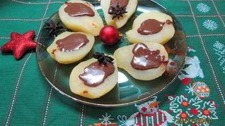 Груши в анисовом сиропе с шоколадным соусом