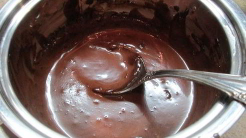 груши в анисовом сиропе с шоколадным соусом