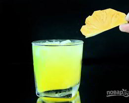 Коктейль с манго и ананасом