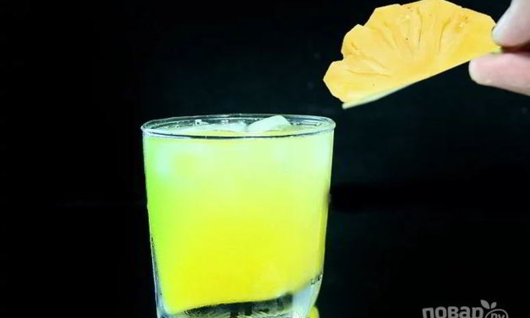 Рецепт коктейля с манго и ананасом