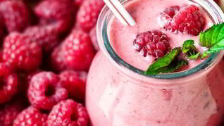 Малиновый коктейль с медом