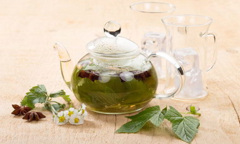 Рецепт напитка с земляникой и листом смородины