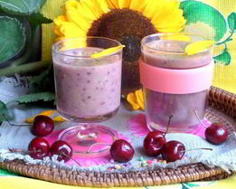 Черешневый смузи с авокадо