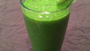 Смузи из фейхоа со шпинатом