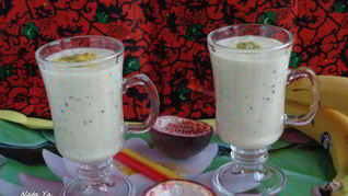 Смузи Маракуйя-банан-кокос