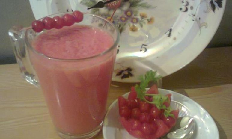 Рецепт смузей с помидором и смородиной