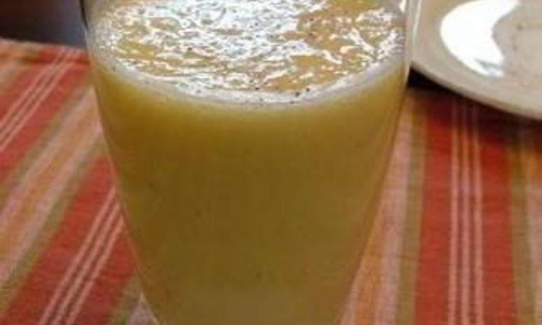 Рецепт витаминного напитка из апельсина и миндаля