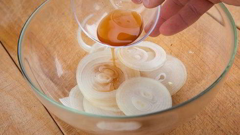 слоеный салат с горбушей и гречкой