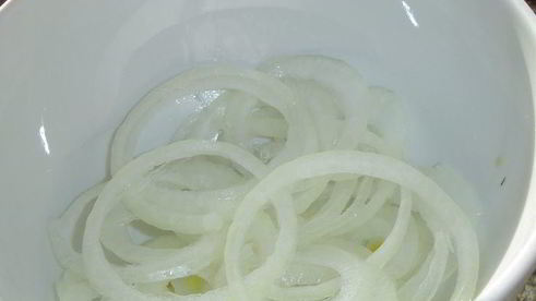 картофельный салат с грибами и клюквой