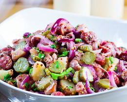 Картофельный салат с копченостями