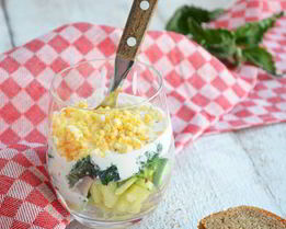 Картофельный салат с крапивой