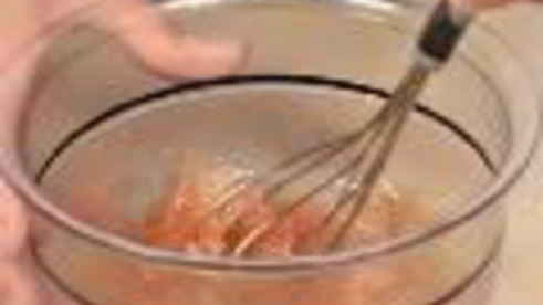 картофельный салат с красным луком и беконом