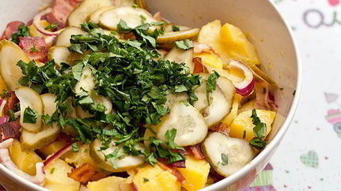 картофельный салат с красным луком