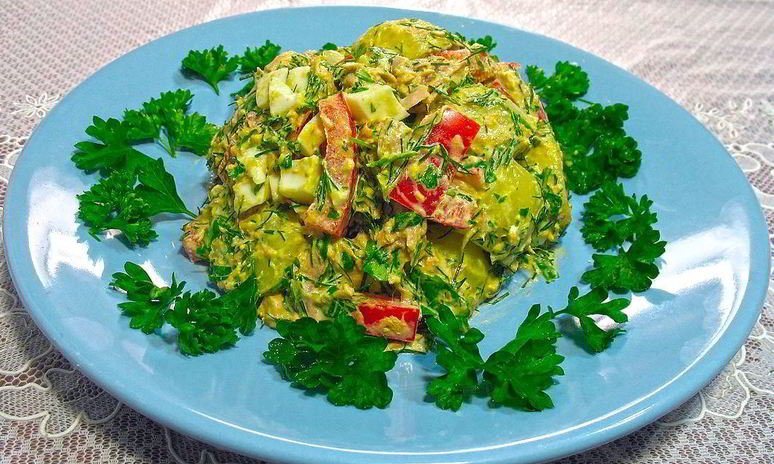 Рецепт картофельного салата с тунцом