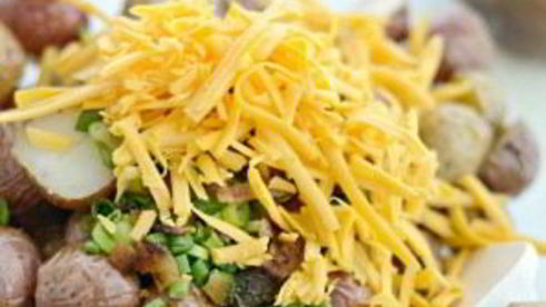 салат из картофеля и бекона