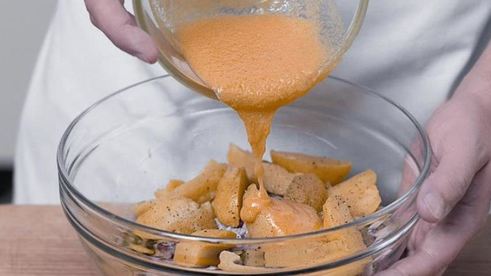 салат из картофеля и копченой курицы