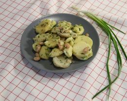 Теплый салат с картофелем