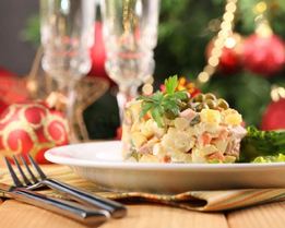 Оливье классический с колбасой