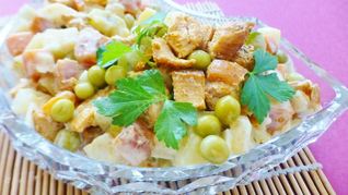 Оливье с красной рыбой