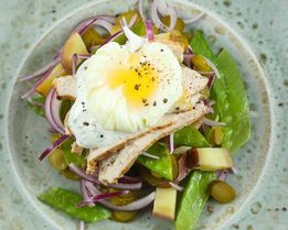 Оливье с маринованными хрустящими огурчиками