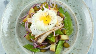 Оливье с маринованными хрустящими огурчиками