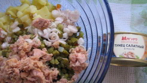 оливье с тунцом рождественский венок