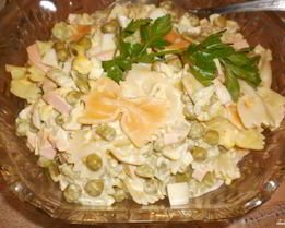 Салат Оливье с макаронами