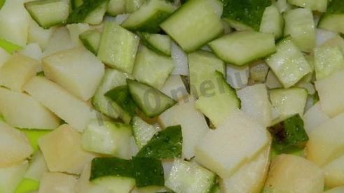 салат оливье с семгой и огурцом