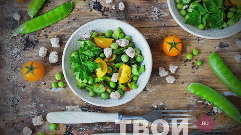 острый салат с огурцами