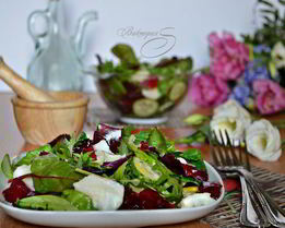 Рыбный салат со свекольным желе