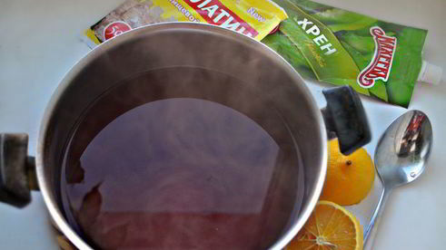 рыбный салат со свекольным желе