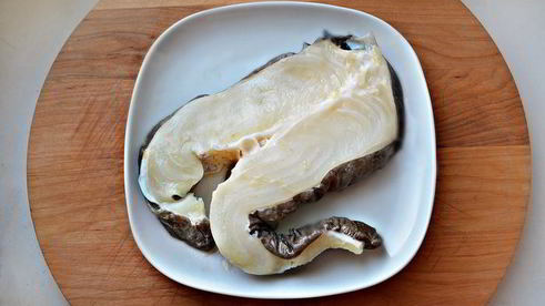 рыбный салат со свекольным желе