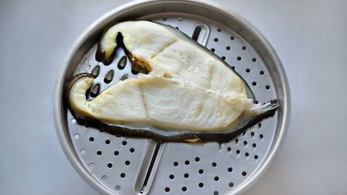 рыбный салат со свекольным желе